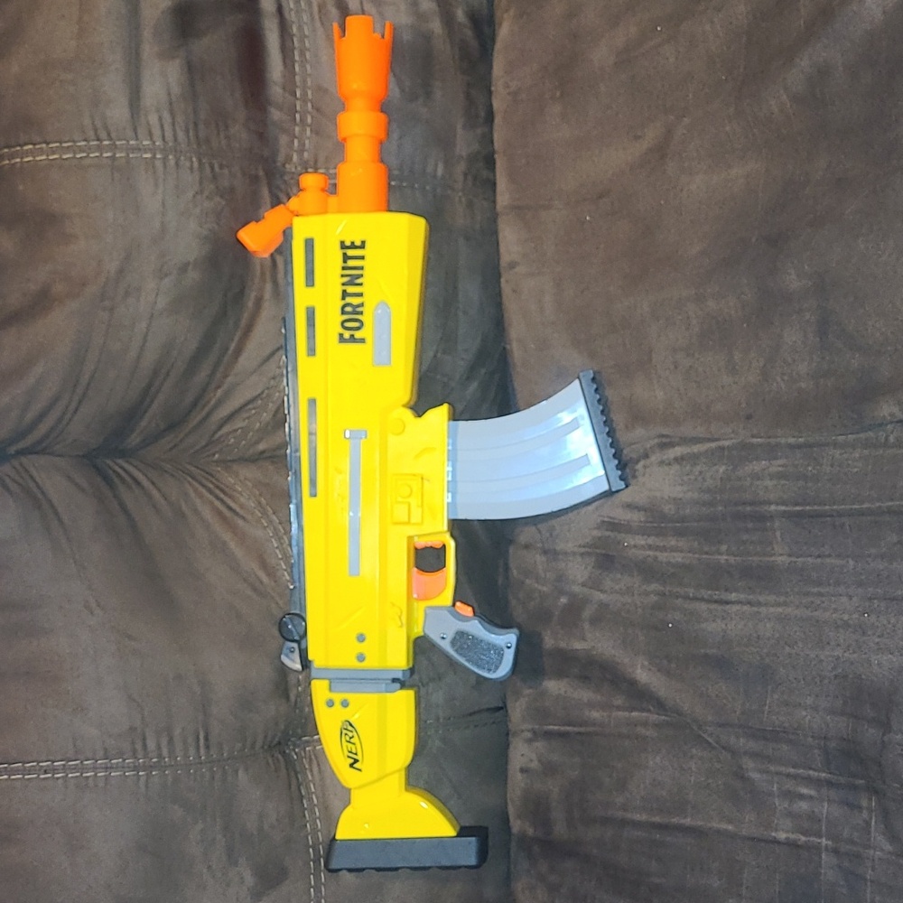 NERF Fortnite AR-L Elite Dart Blaster 2018 GOLD SCAR Gun HASBRO EPIC GAMES
